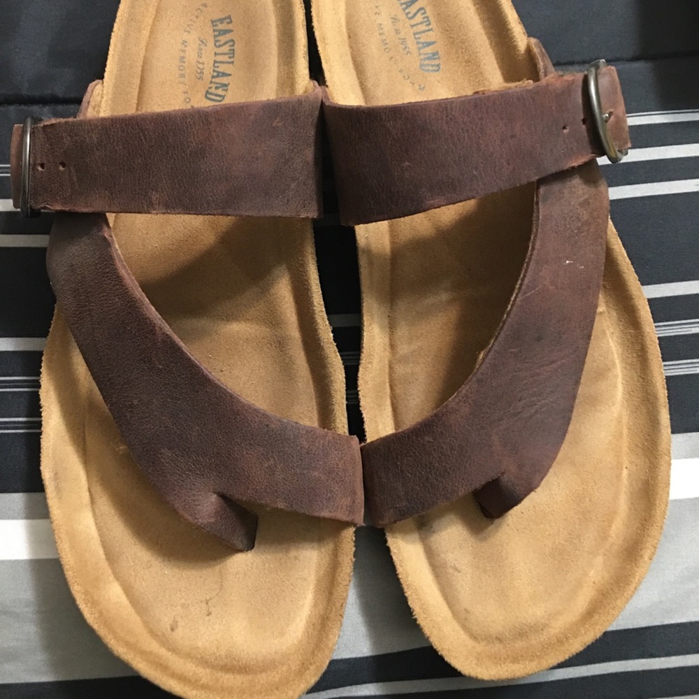 Woman’s size 9 brown leather sandals wore once